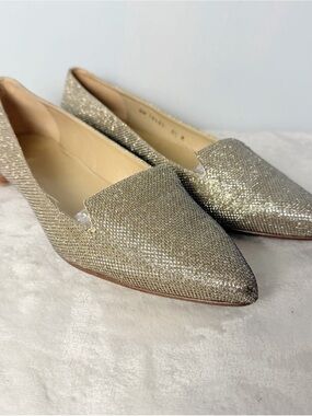 Stuart Weitzman Pointed Toe Gold Sparkle Flats Sz 8.5